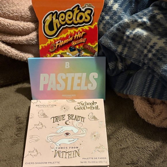 Lot of 14 name brand eye color palettes - Picture 4 of 5